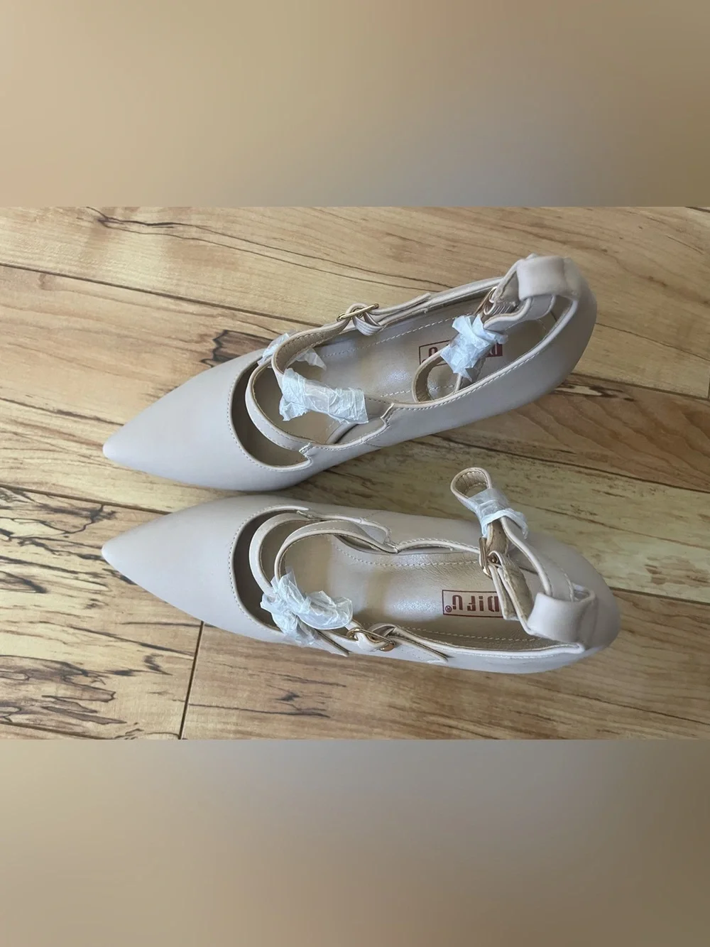 N/A elegant pointed